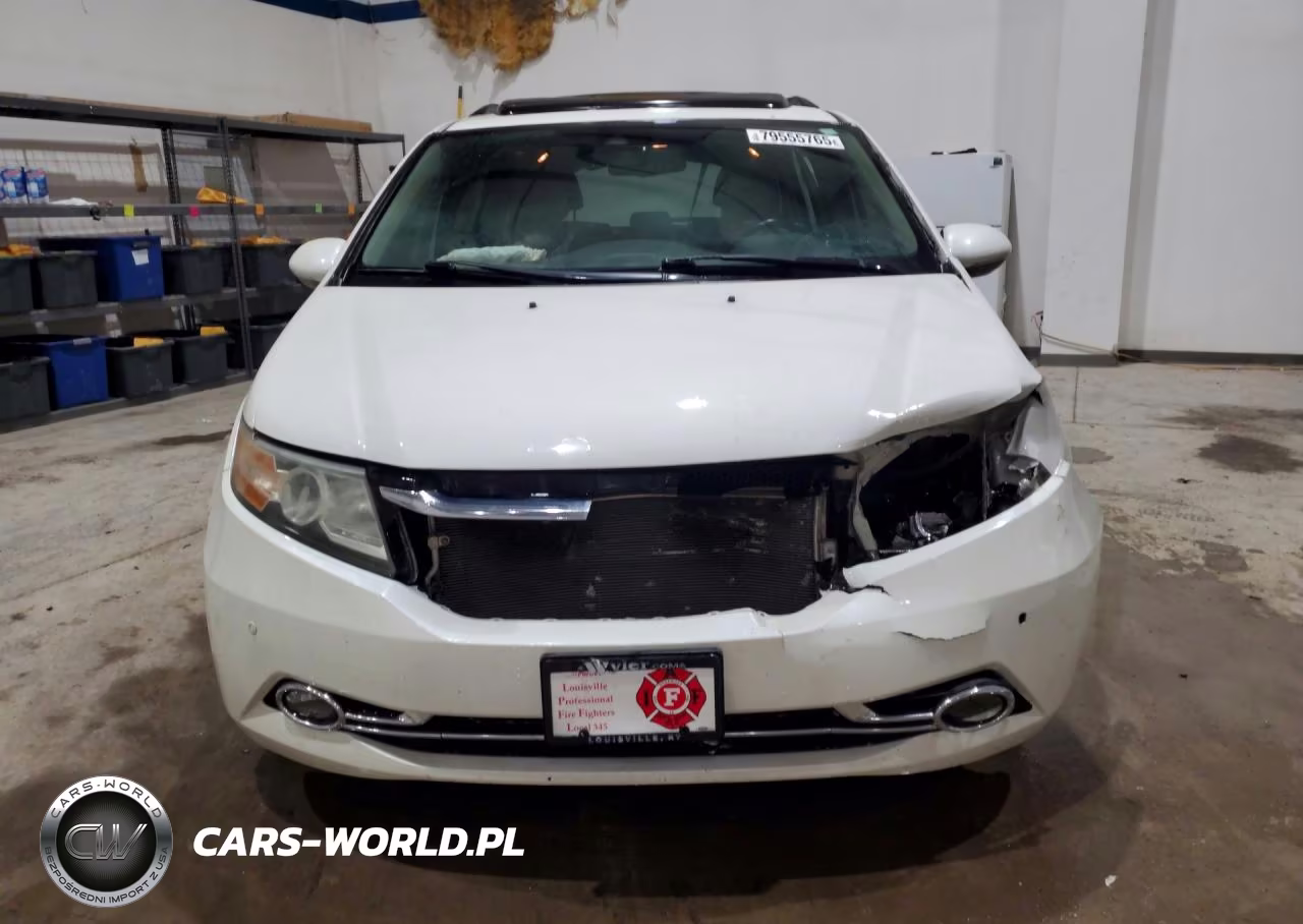 2014 Honda Odyssey Touring VIN:5FNRL5H97EB093915 - 5