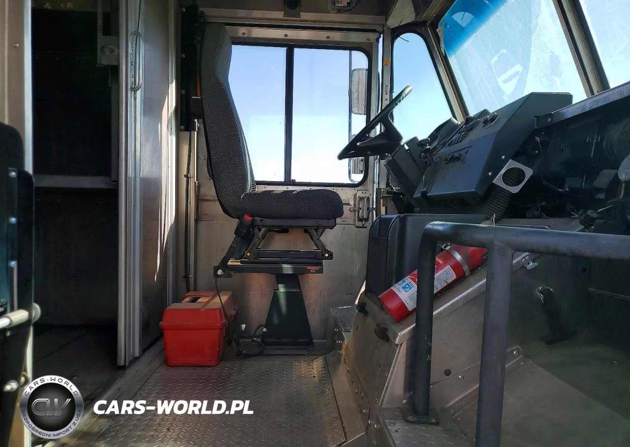 2020 Freightliner Mt45G Chassis Delivery Truck VIN:4UZAC2EA8LCMK2959 - 11