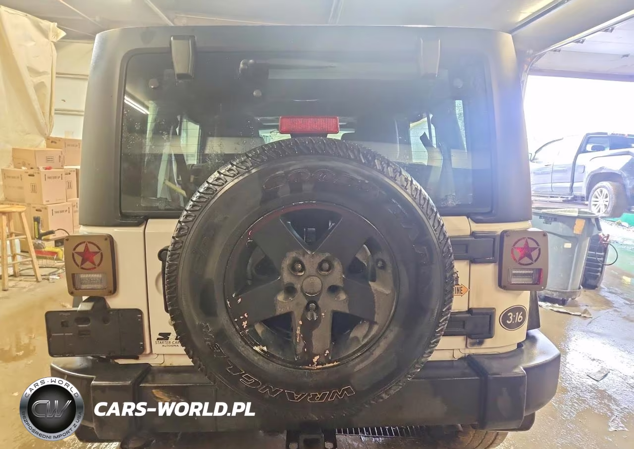 2013 Jeep Wrangler Unlimited Sport VIN:1C4BJWDG3DL601357 - 6