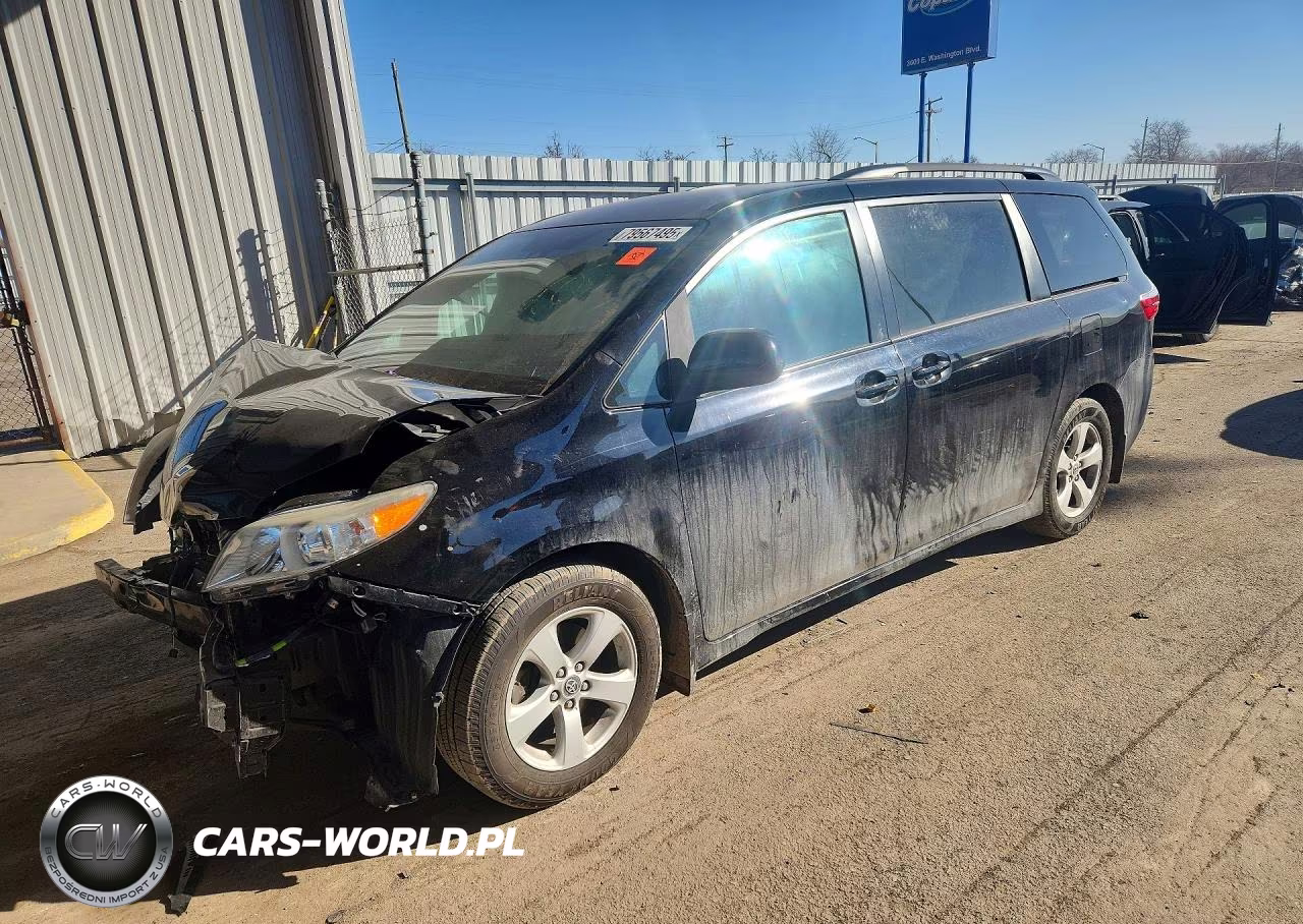 2019 Toyota Sienna Le 8-Passenger