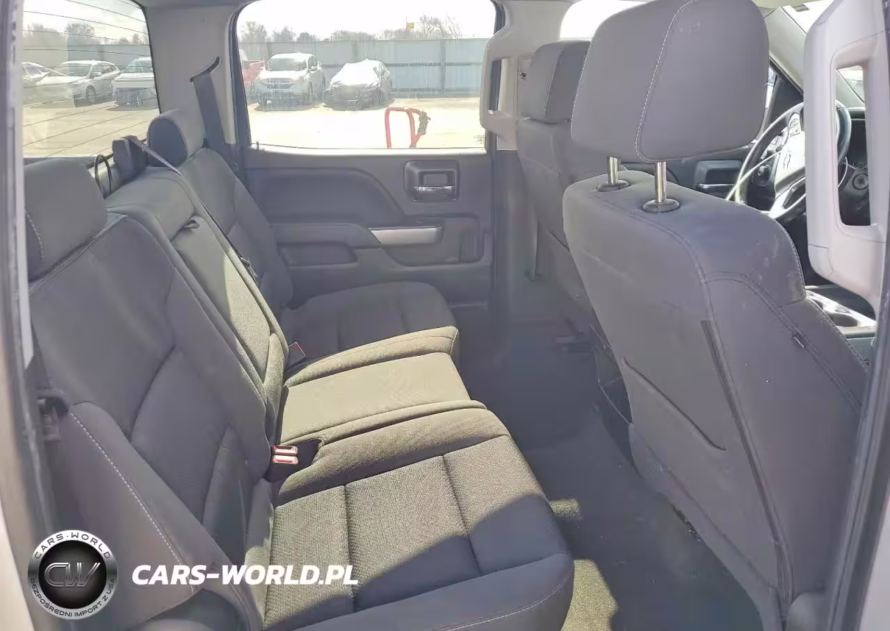 2018 Chevrolet Silverado VIN:3GCUKREC5JG503619 - 10