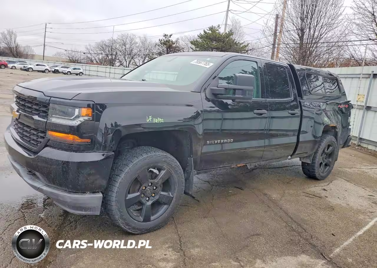 2017 Chevrolet Silverado K1500 Custom