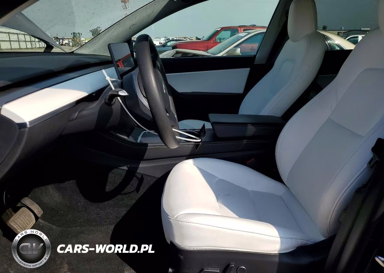 2022 Tesla Model Y VIN:7SAYGAEE5NF343732 - 7