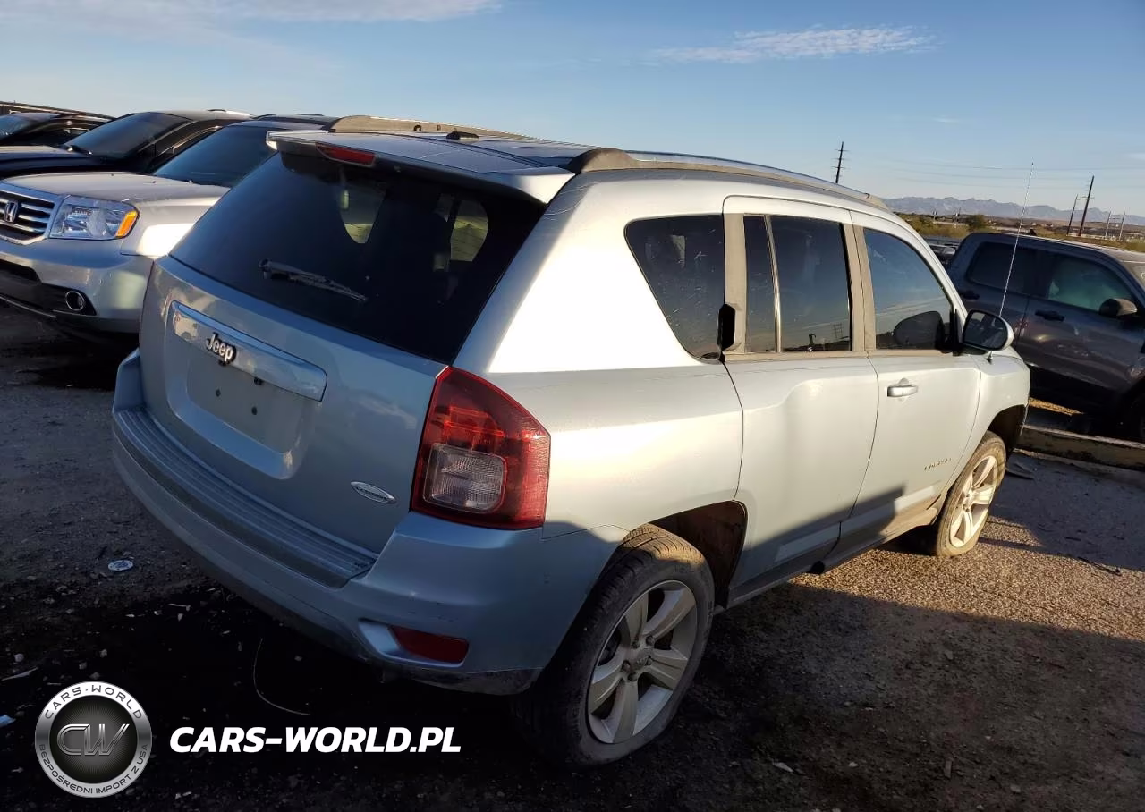 2014 Jeep Compass Latitude VIN:1C4NJCEB1ED547664 - 3