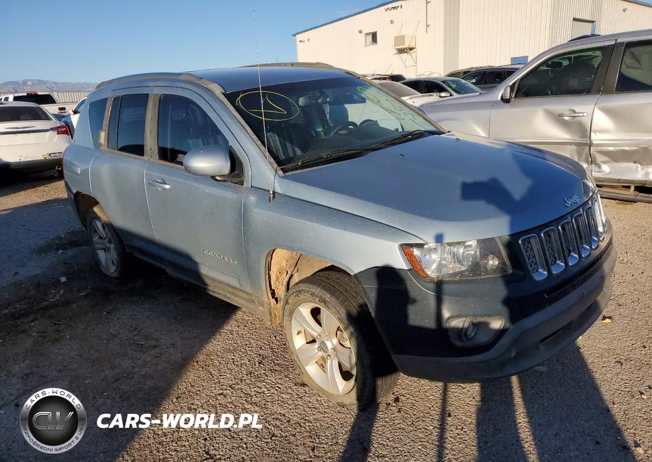 2014 Jeep Compass Latitude VIN:1C4NJCEB1ED547664 - 4