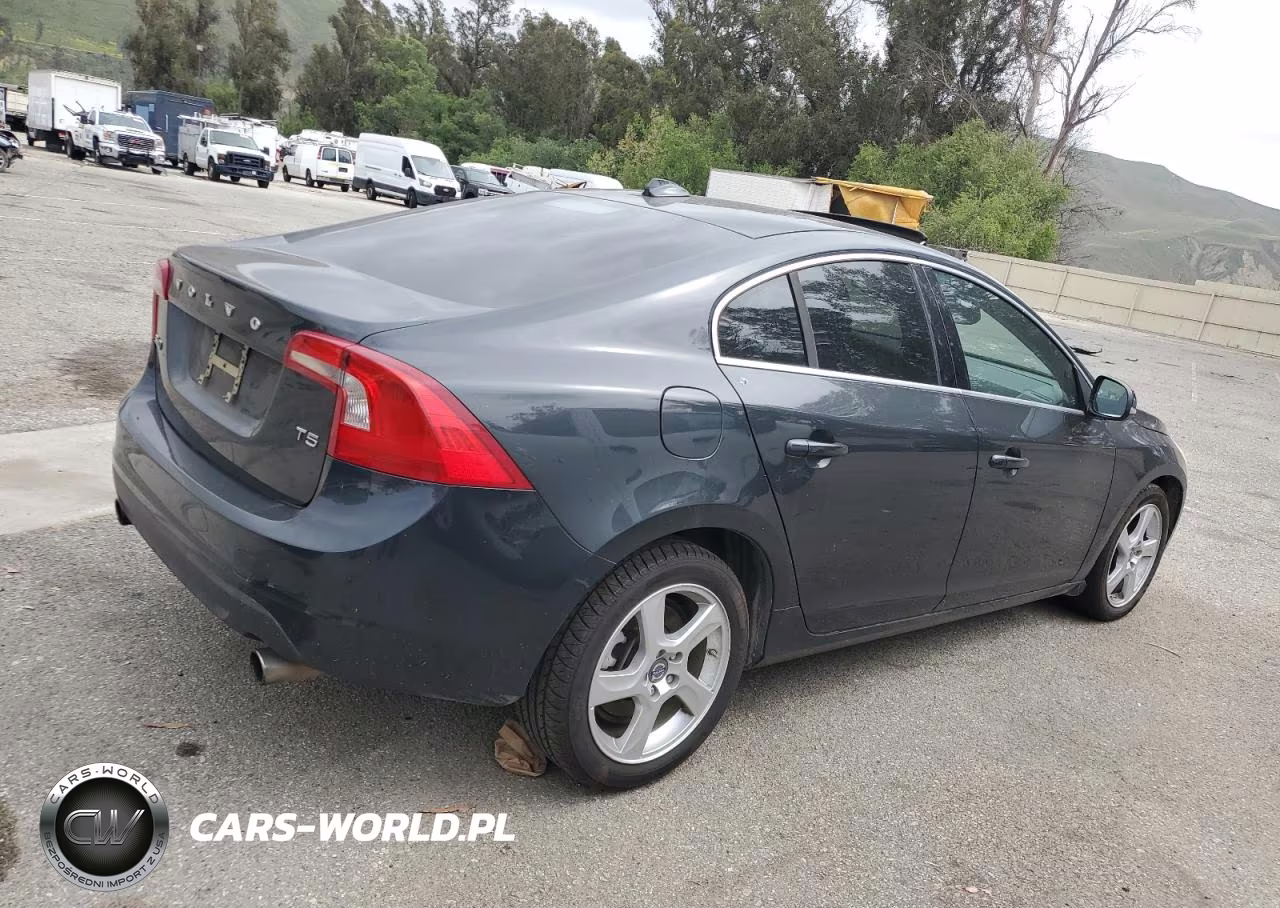 2013 Volvo S60 T5 VIN:YV1612FS1D1216915 - 3