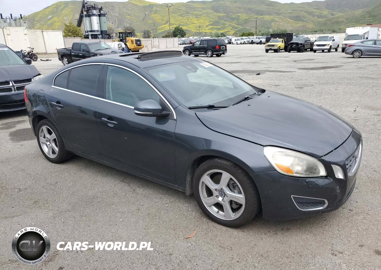 2013 Volvo S60 T5 VIN:YV1612FS1D1216915 - 4