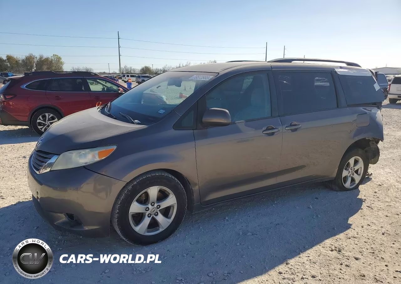 2015 Toyota Sienna Le 8-Passenger