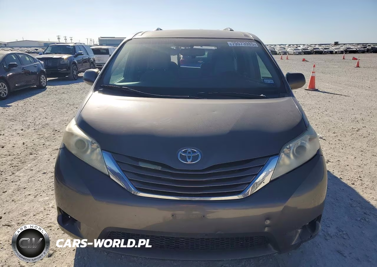 2015 Toyota Sienna Le 8-Passenger VIN:5TDKK3DC1FS588733 - 5