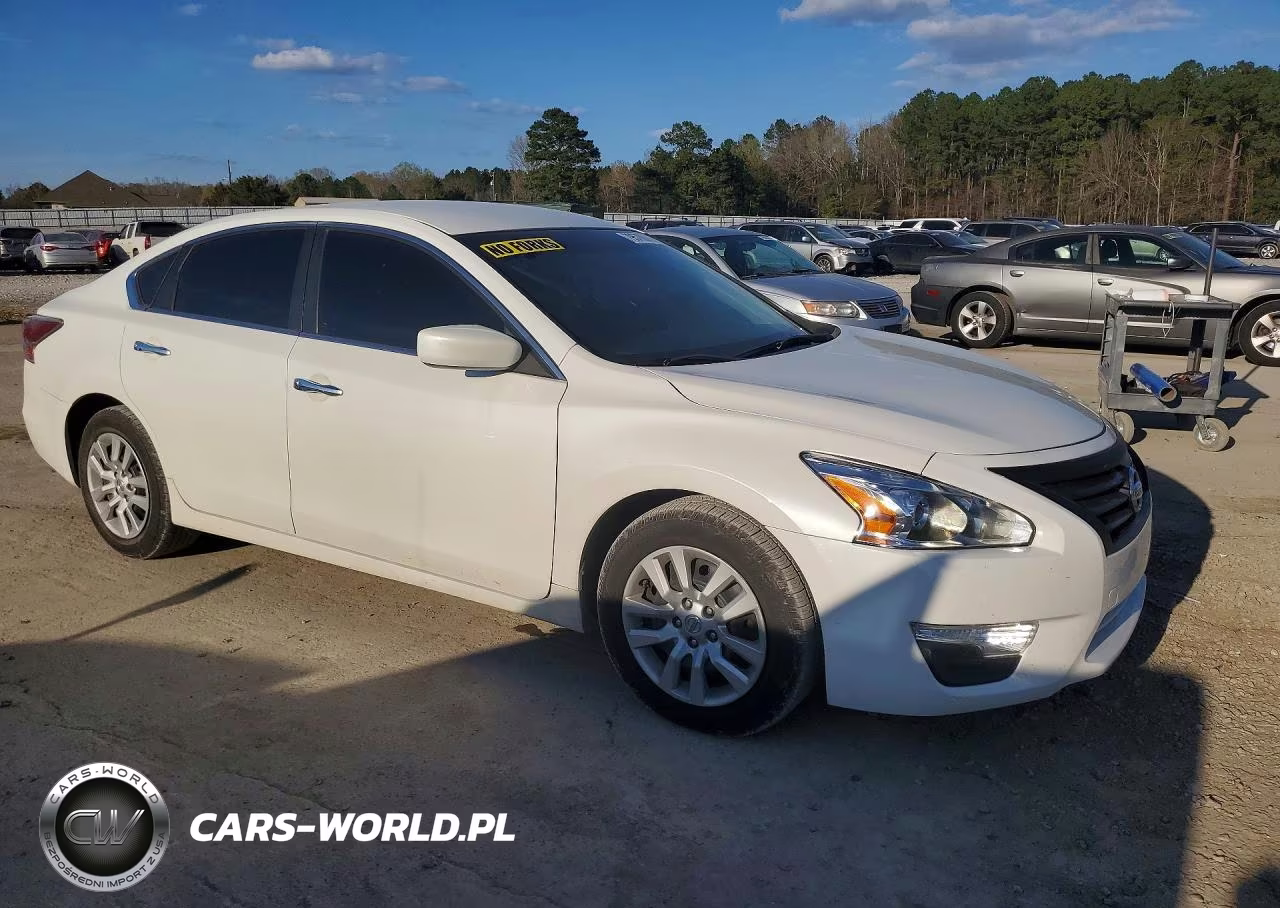 2015 Nissan Altima 2.5 S VIN:1N4AL3AP9FN334621 - 4