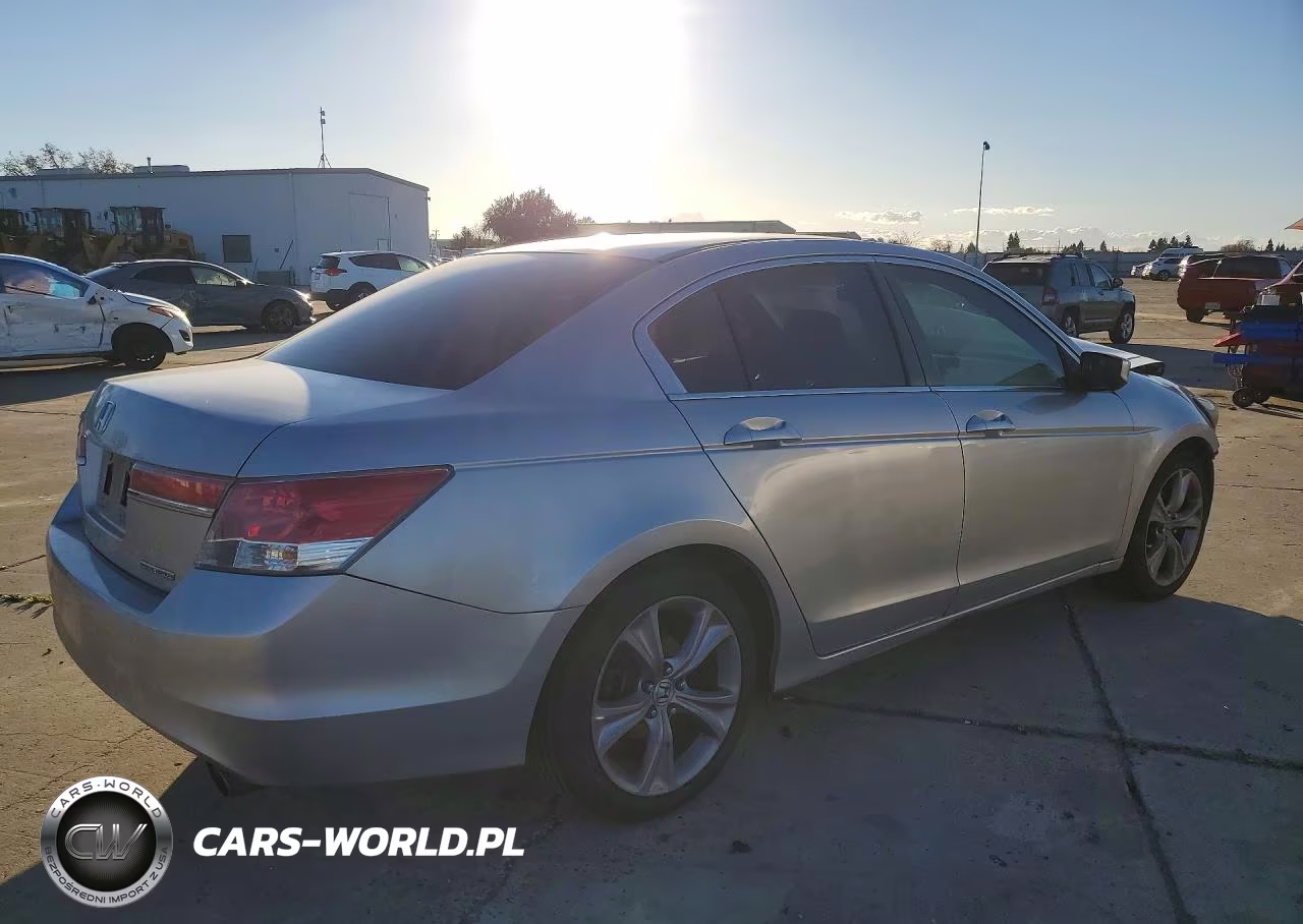 2011 Honda Accord Se VIN:1HGCP2F68BA120319 - 3