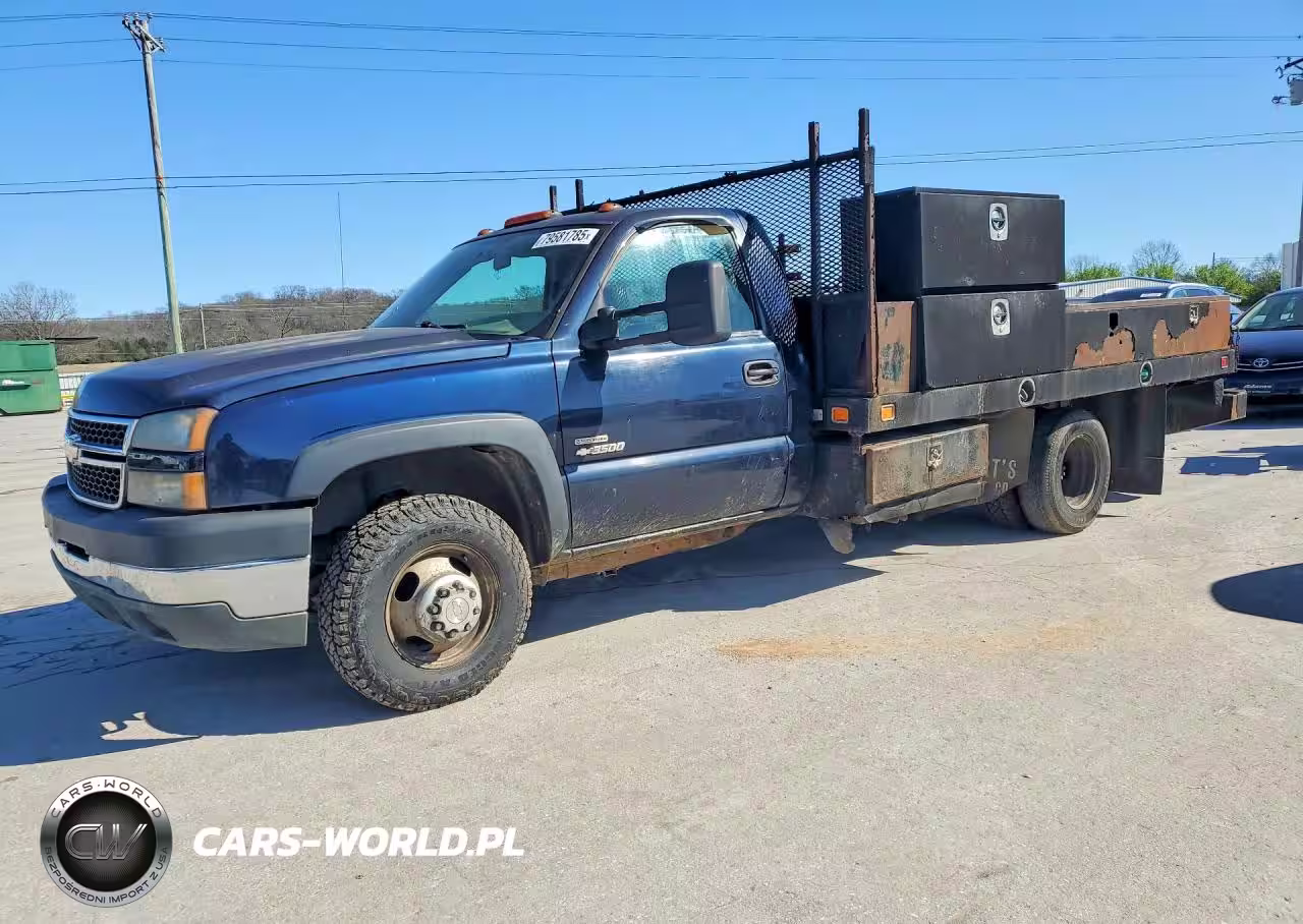 2007 Chevrolet Silverado Flatbed Truck