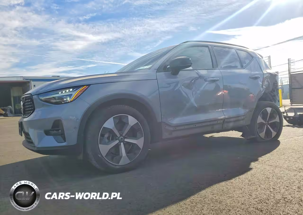 2025 Volvo Xc40 Plus