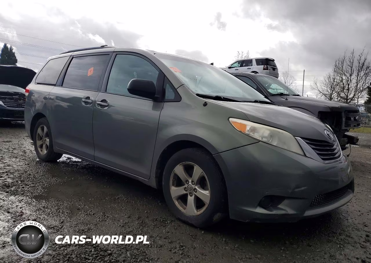 2013 Toyota Sienna Le 8-Passenger VIN:5TDKK3DC7DS363312 - 4