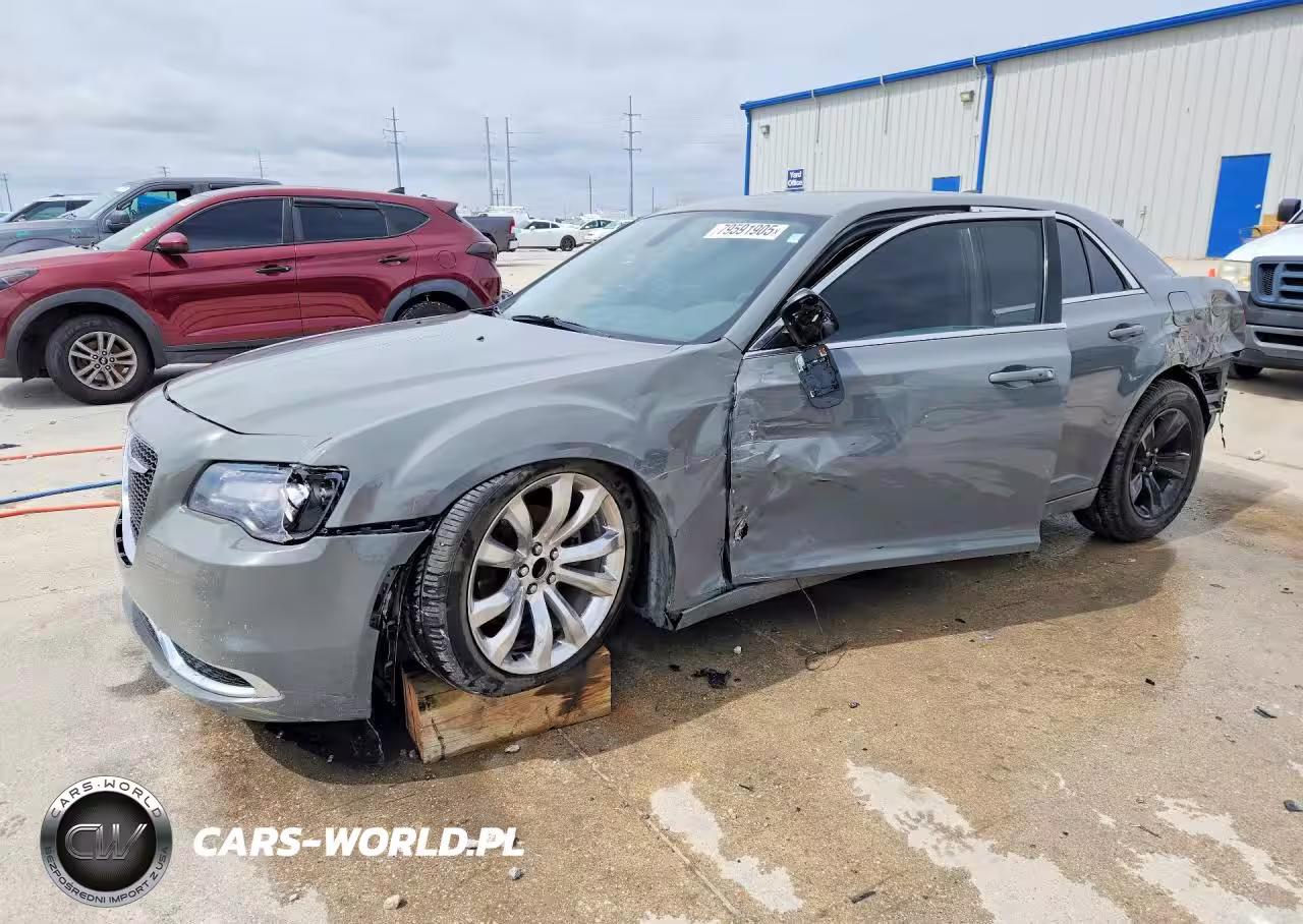 2019 Chrysler 300 Touring