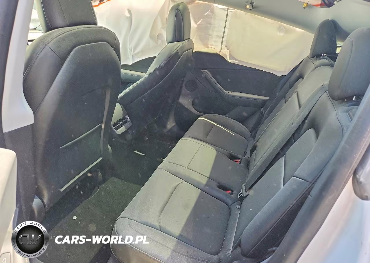 2022 Tesla Model Y VIN:7SAYGDEF3NF407048 - 11
