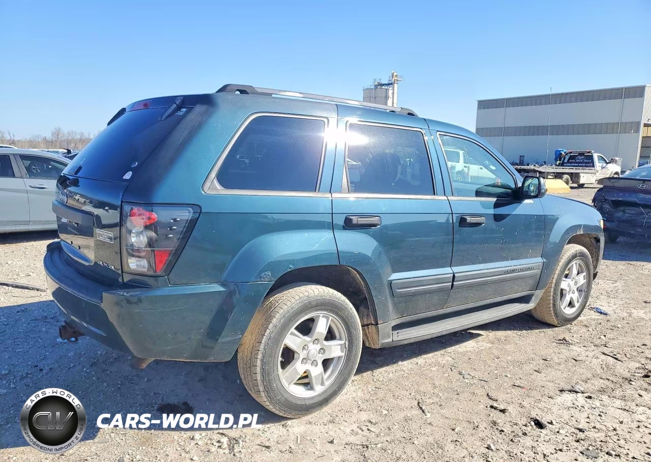 2005 Jeep Grand Cherokee Laredo VIN:1J4GR48K85C673877 - 3