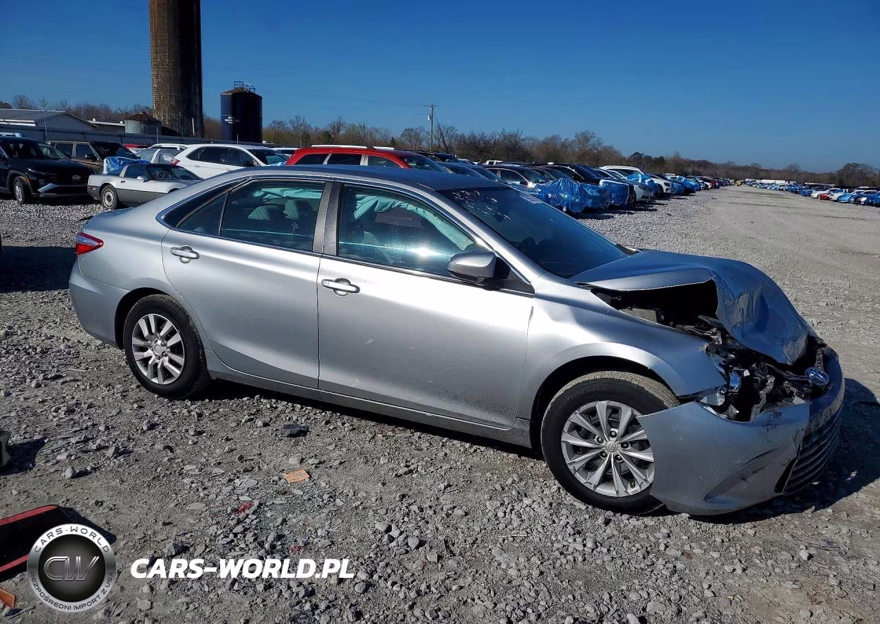 2017 Toyota Camry Le VIN:4T1BF1FK9HU676582 - 4