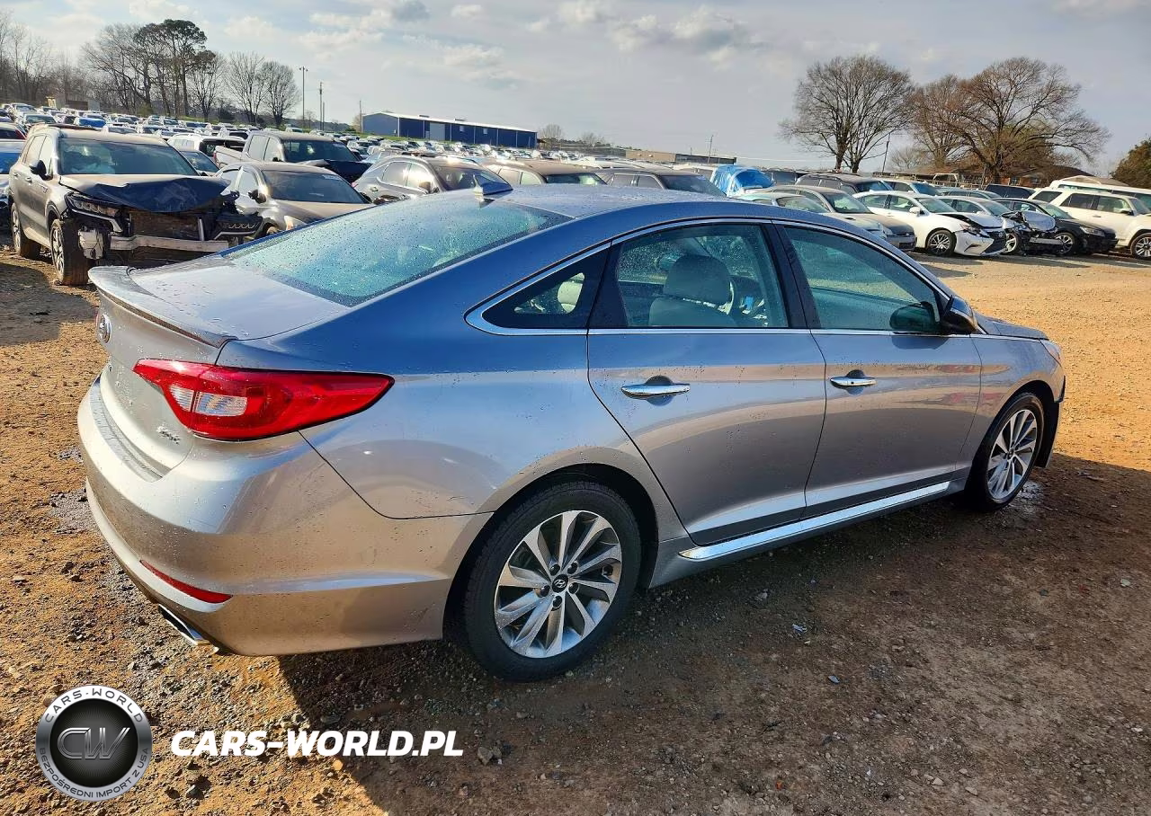 2016 Hyundai Sonata Sport VIN:5NPE34AF1GH418636 - 3
