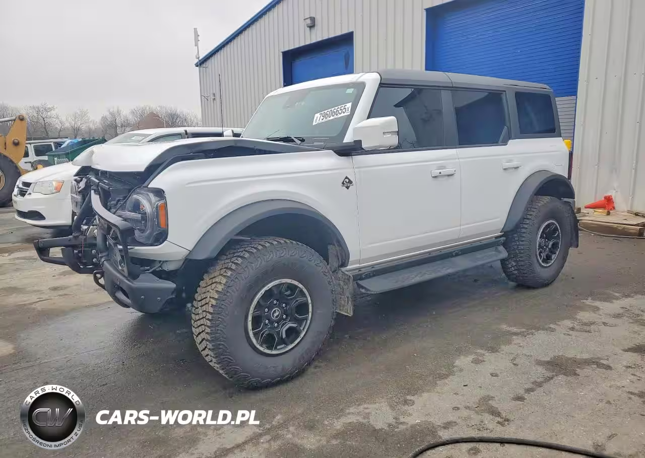 2024 Ford Bronco Outer Banks