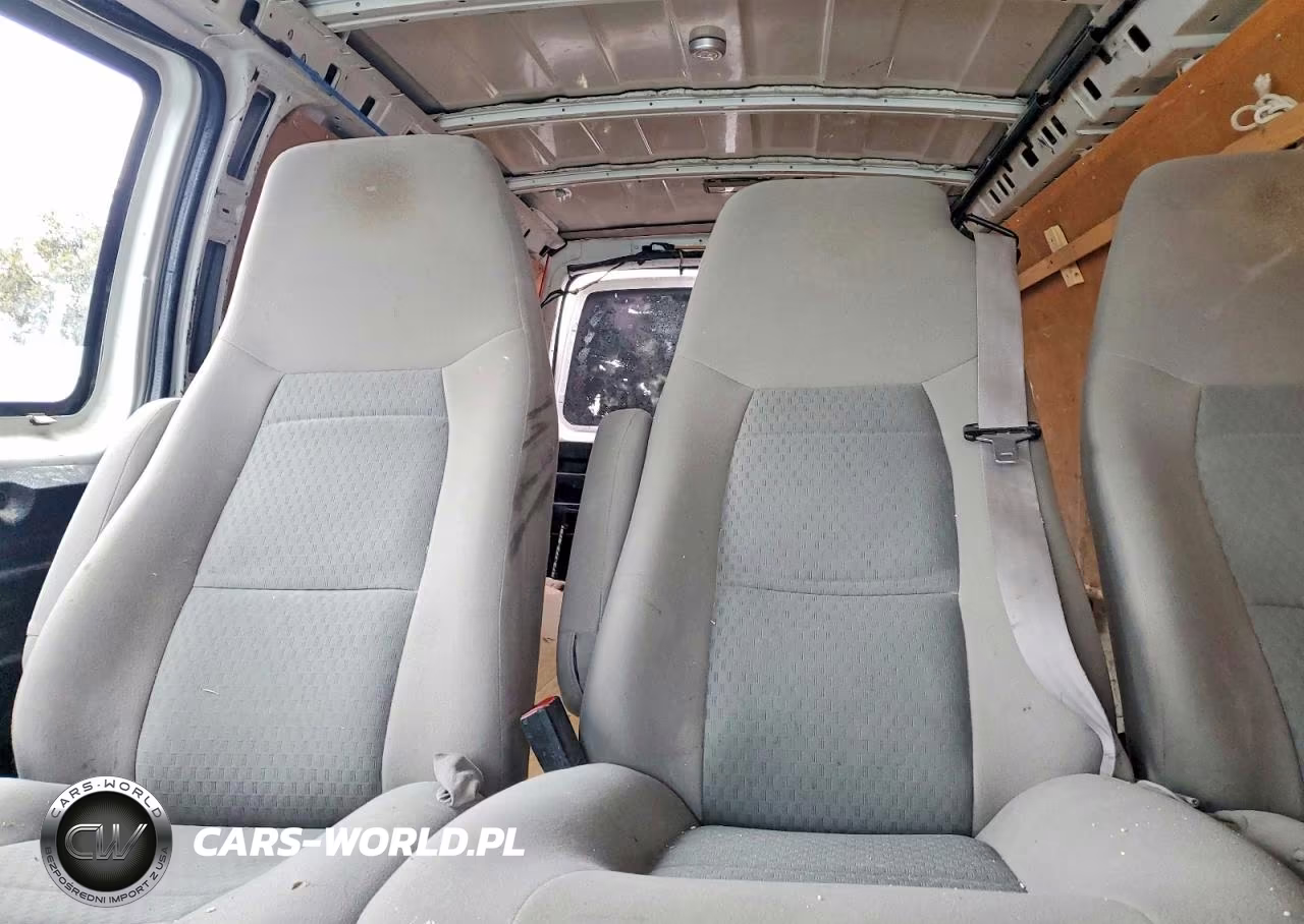 2011 GMC Savana G3500 VIN:1GTZ7UCA8B1117420 - 10