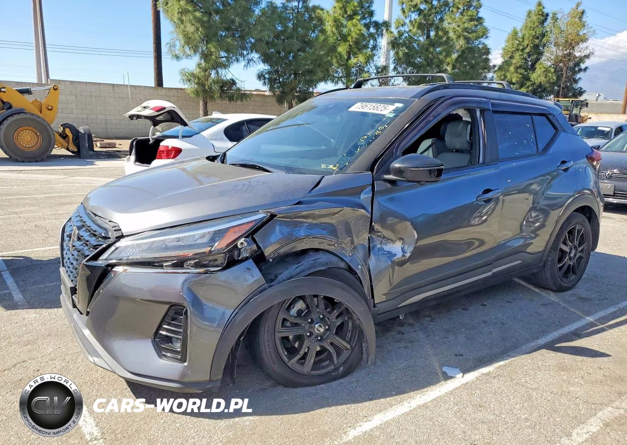 2021 Nissan Kicks Sr