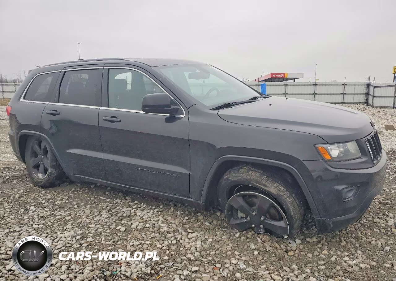 2015 Jeep Grand Cherokee Laredo VIN:1C4RJFAG9FC664291 - 4