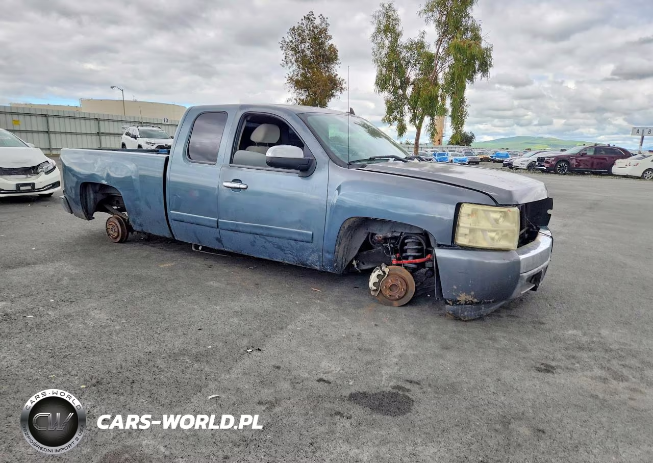 2008 Chevrolet Silverado C1500 VIN:2GCEC19C381100805 - 4