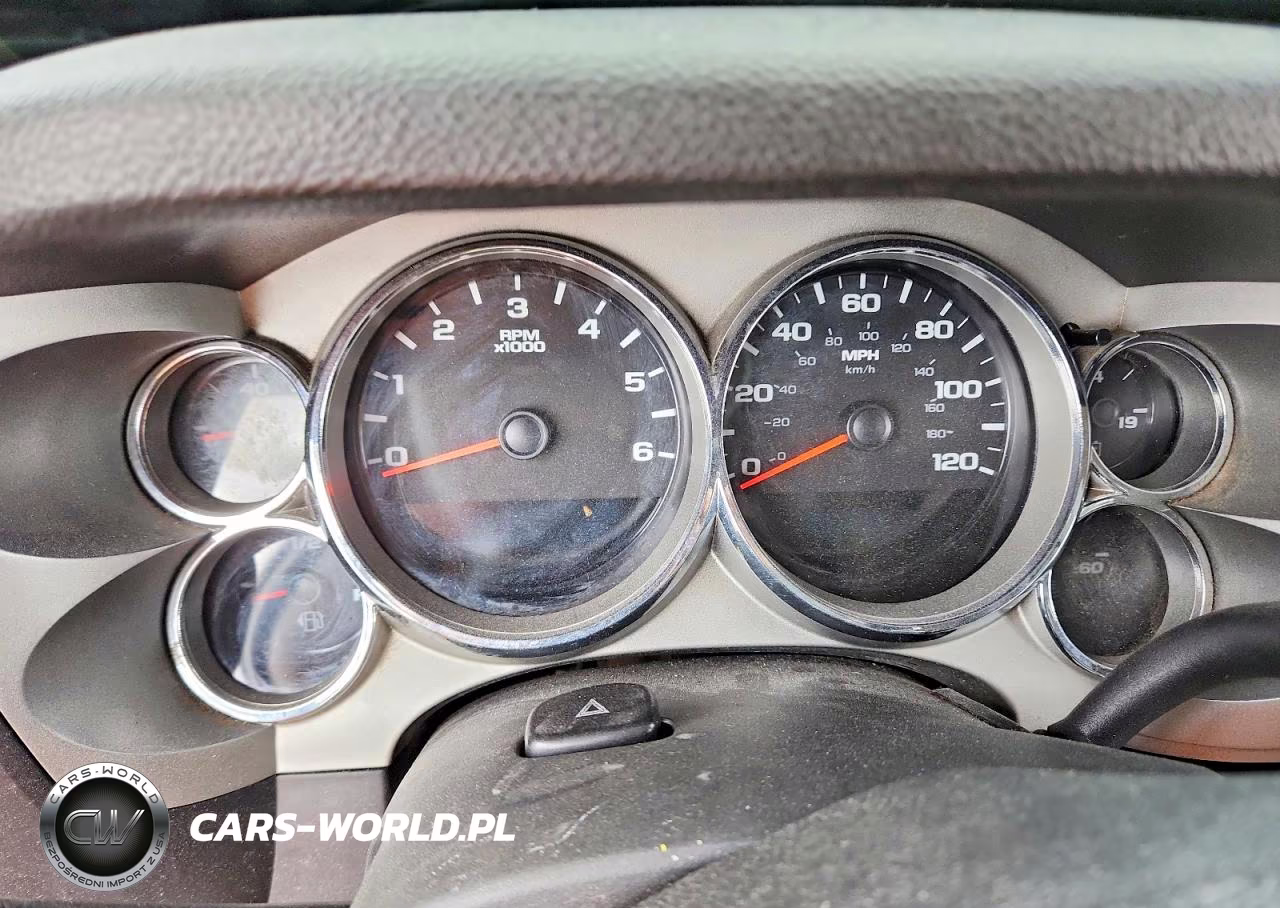 2008 Chevrolet Silverado C1500 VIN:2GCEC19C381100805 - 9