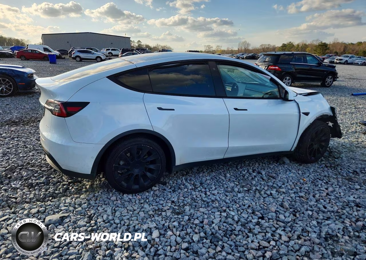 2021 Tesla Model Y VIN:5YJYGDEE5MF060566 - 3