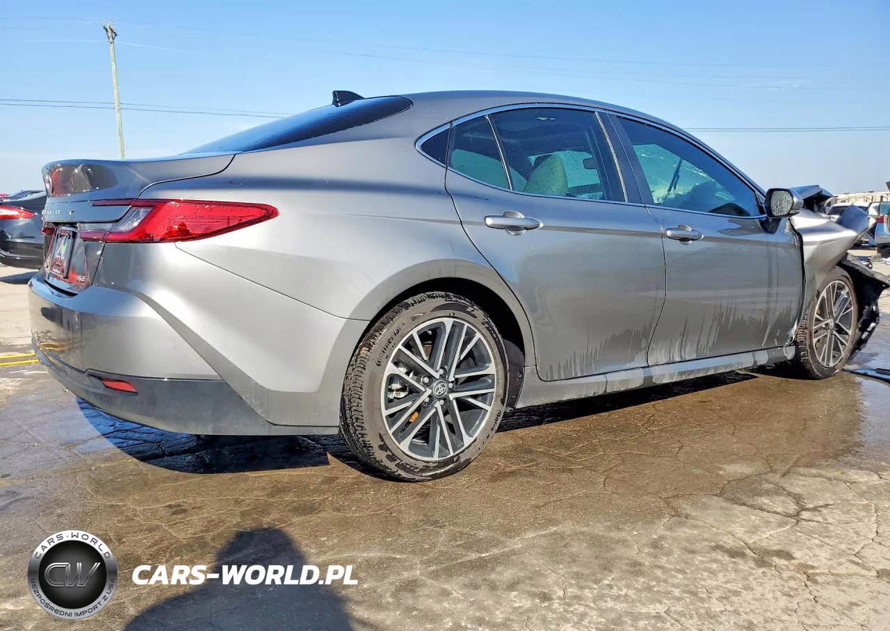 2026 Toyota Camry Xle VIN:4T1DAACK0TU672389 - 3