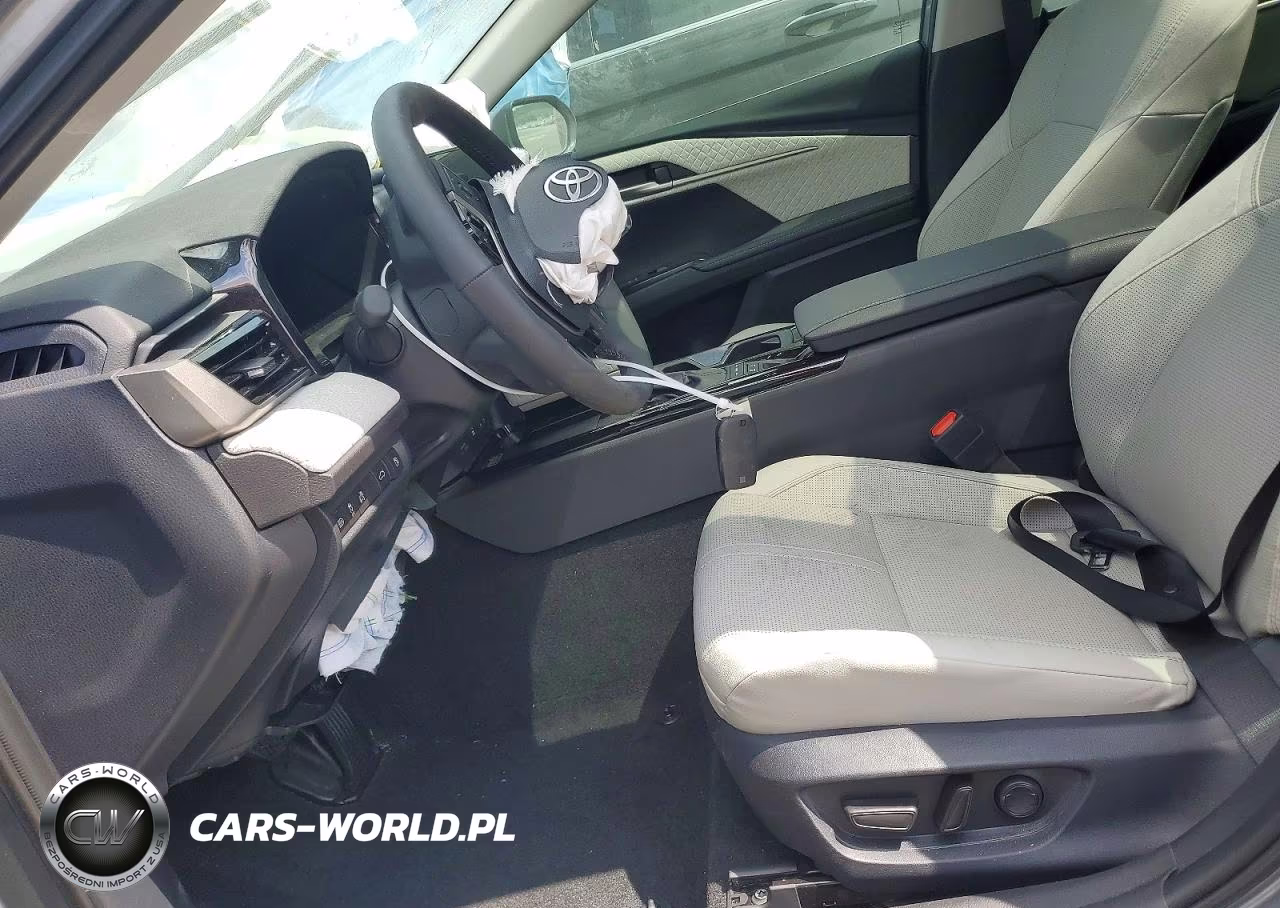 2026 Toyota Camry Xle VIN:4T1DAACK0TU672389 - 7