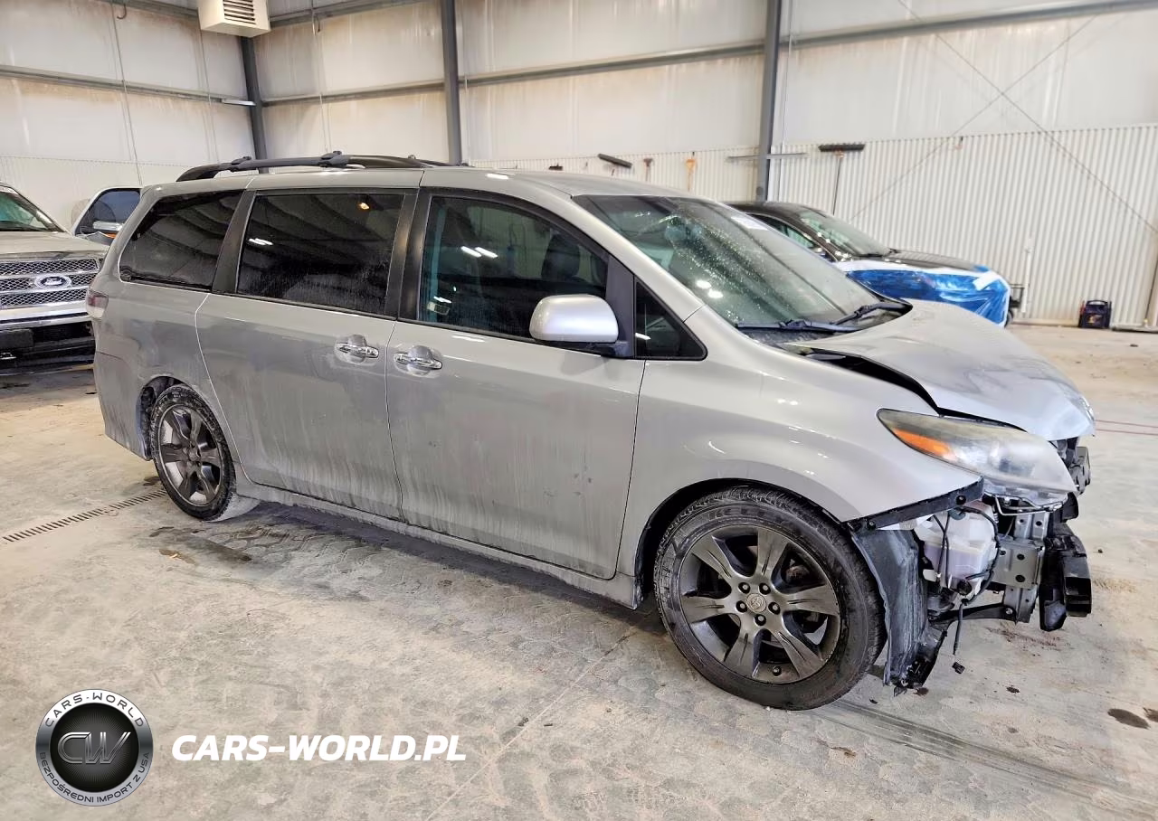 2015 Toyota Sienna Se 8-Passenger VIN:5TDXK3DC2FS657869 - 4