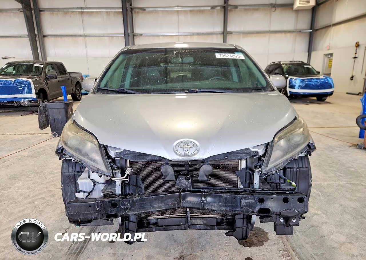 2015 Toyota Sienna Se 8-Passenger VIN:5TDXK3DC2FS657869 - 5