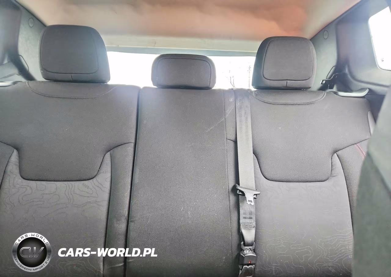 2015 Jeep Renegade VIN:ZACCJBCT1FPB32778 - 10