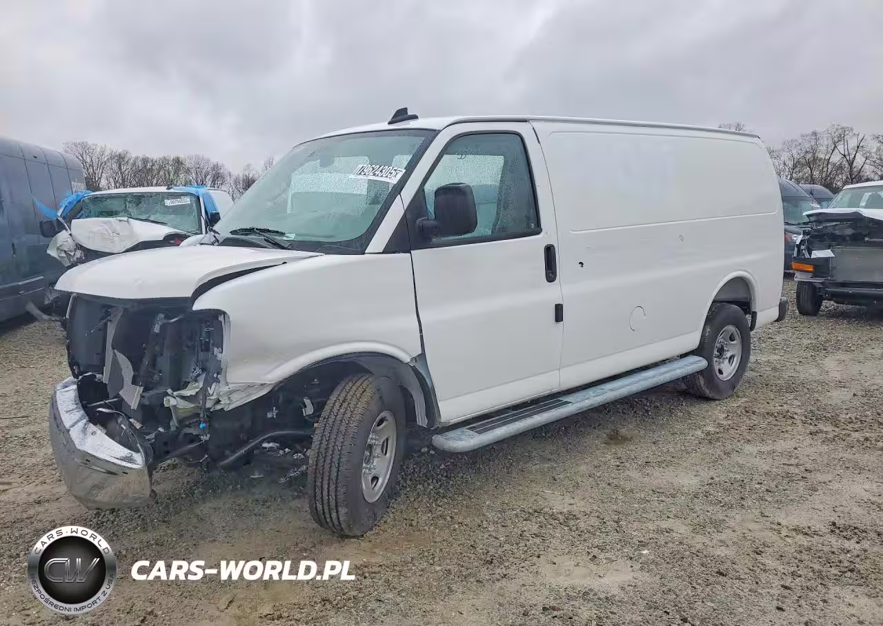 2025 Chev Express G2500