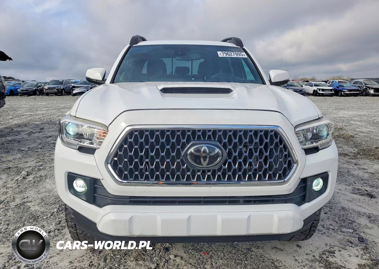 2018 Toyota Tacoma Trd Sport VIN:3TMAZ5CN7JM077168 - 5