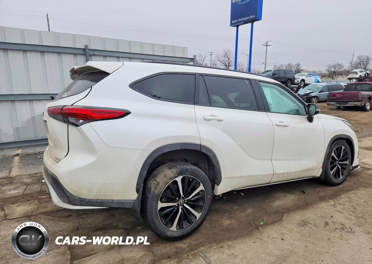 2021 Toyota Highlander Xse VIN:5TDJZRBH3MS132187 - 3