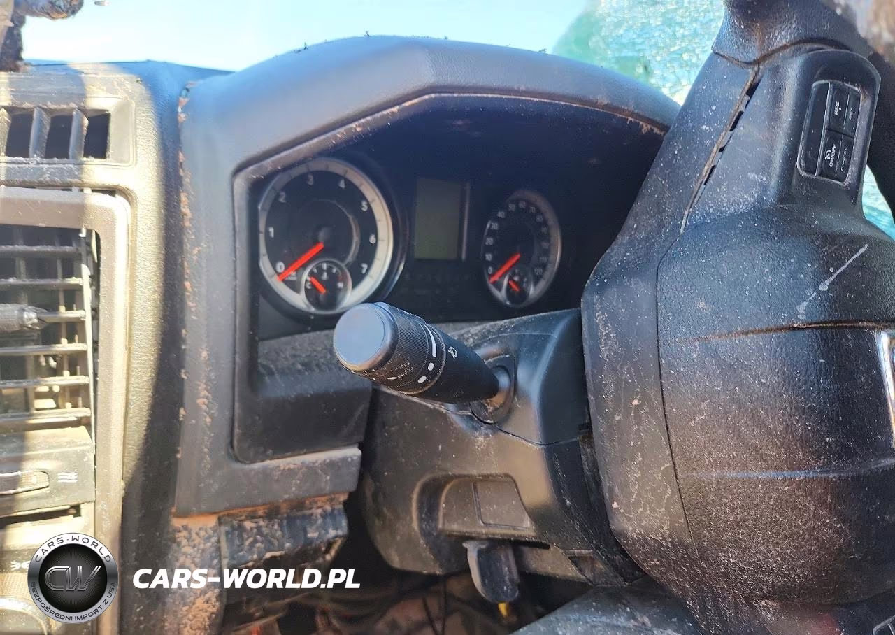 2018 Ram 2500 St VIN:3C6UR5HJ4JG338233 - 9