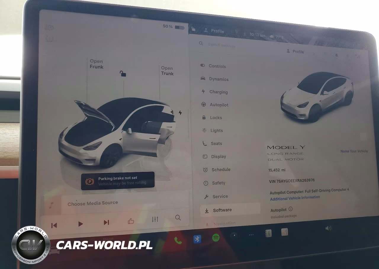 2024 Tesla Model Y VIN:7SAYGDEEXRA263976 - 9