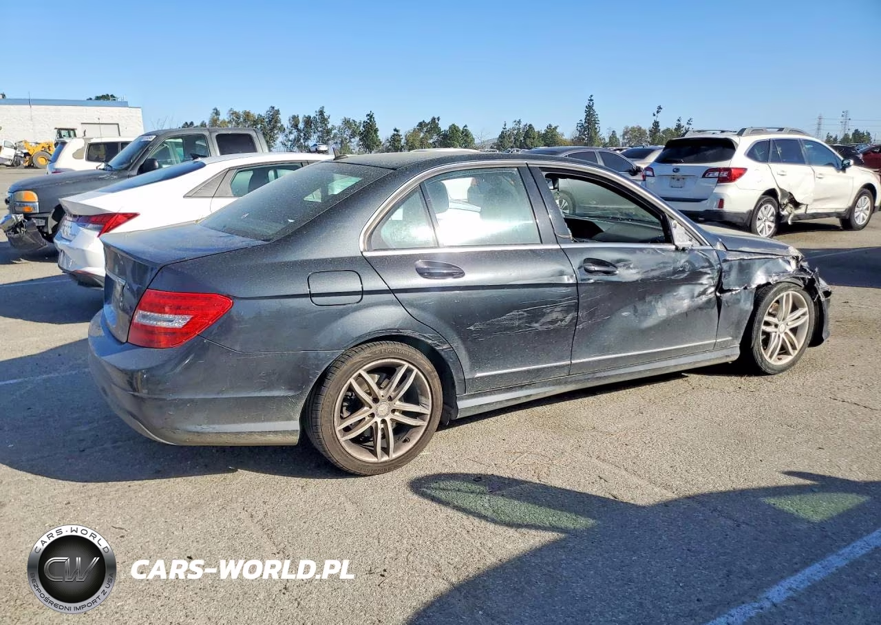 2013 Mercedes-Benz C 250 VIN:WDDGF4HB7DR255293 - 3