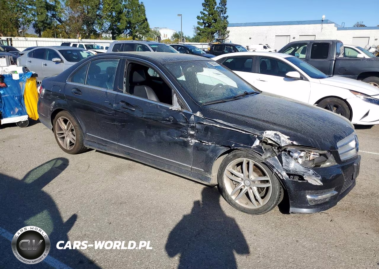 2013 Mercedes-Benz C 250 VIN:WDDGF4HB7DR255293 - 4