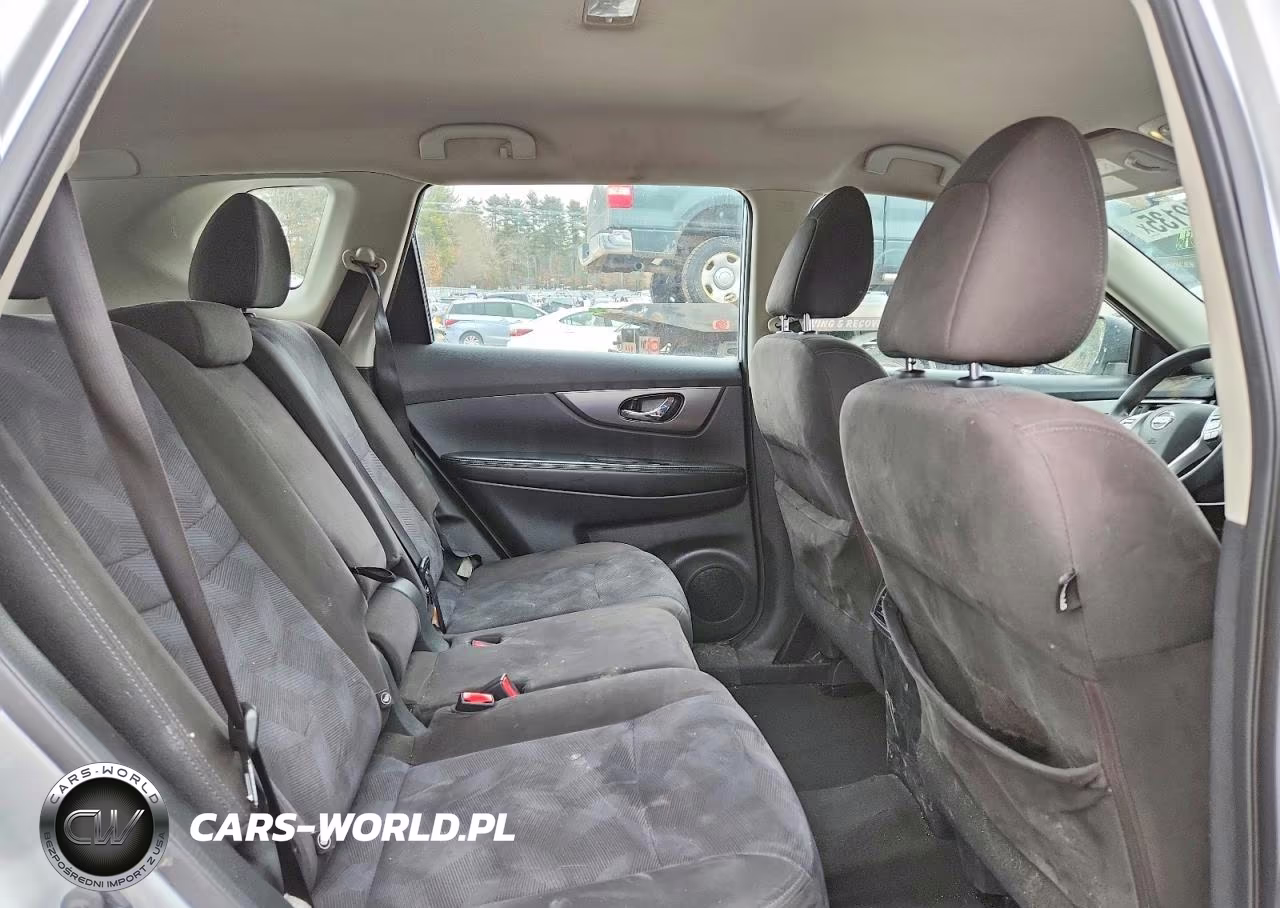 2015 Nissan Rogue S VIN:KNMAT2MV8FP525577 - 11