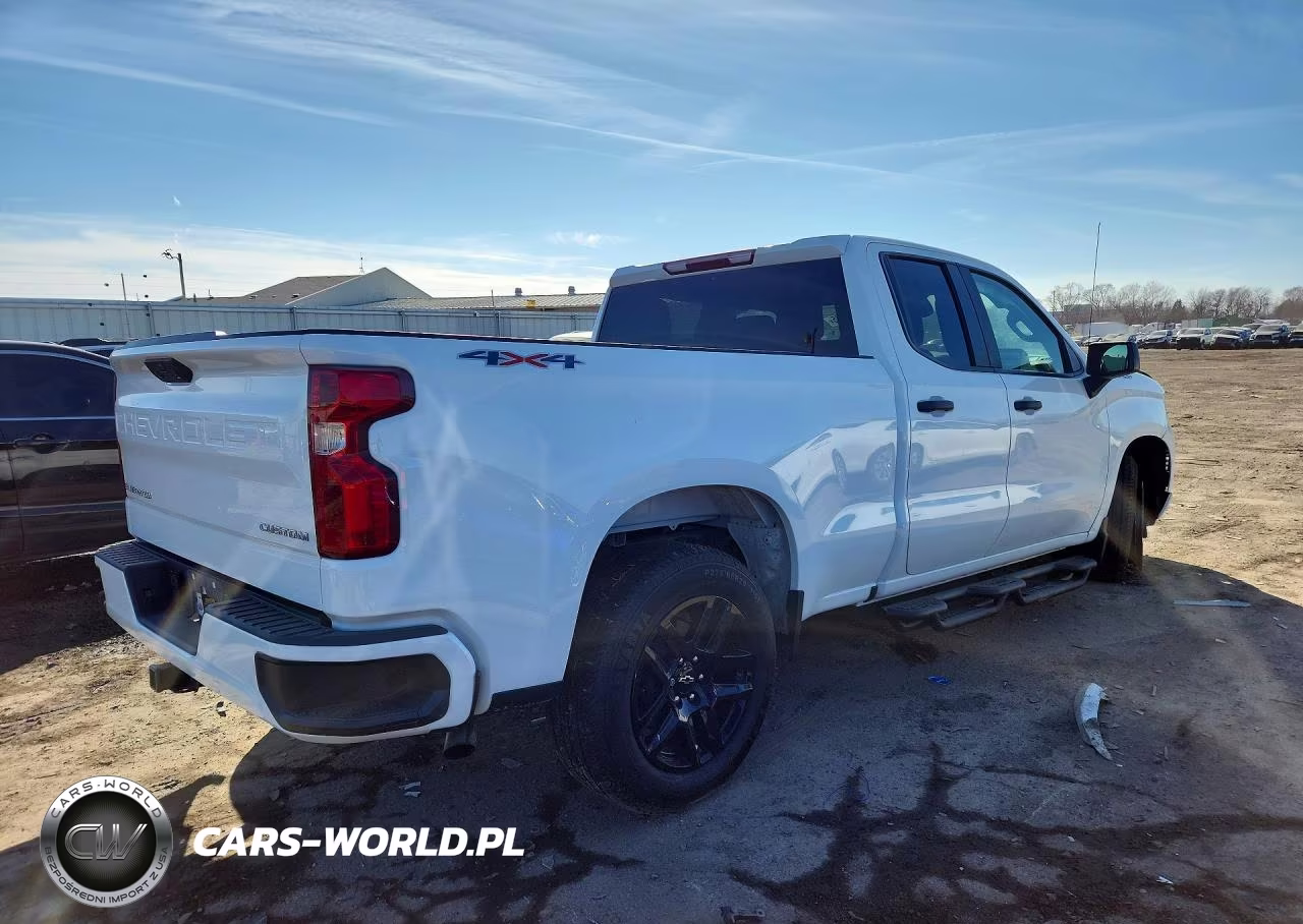 2022 Chevrolet Silverado K1500 Custom VIN:1GCRDBEKXNZ625056 - 3