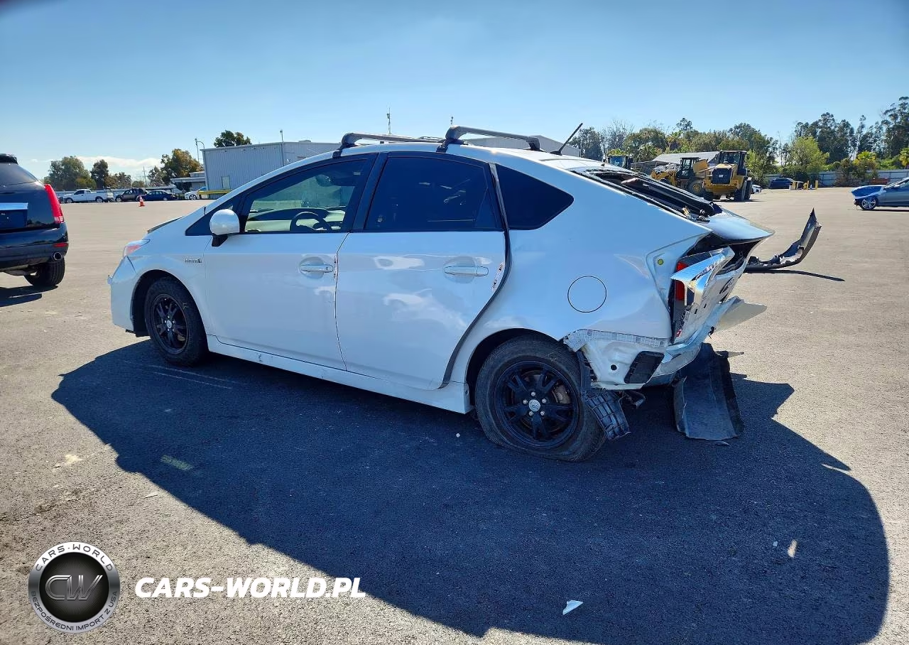 2015 Toyota Prius Two VIN:JTDKN3DU8F0418324 - 2
