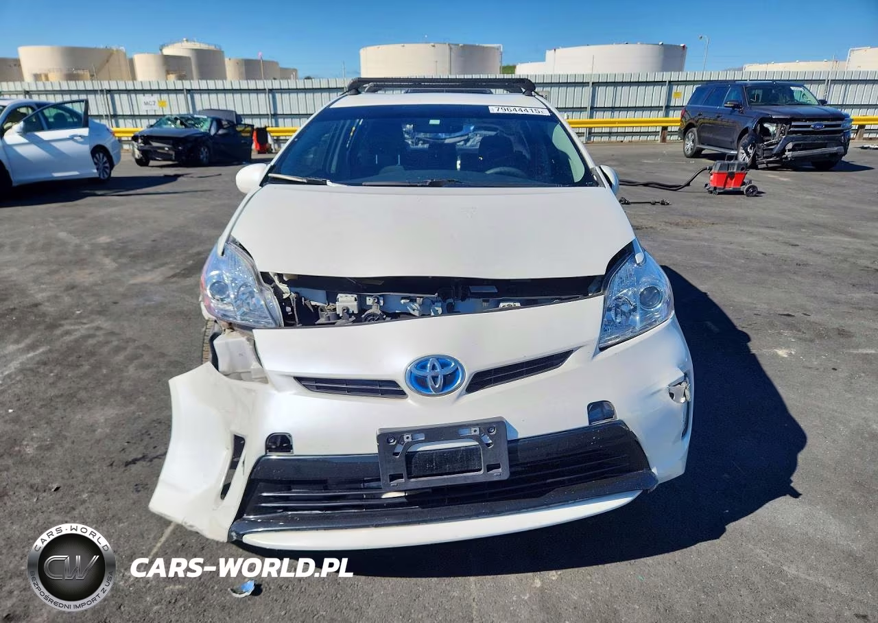 2015 Toyota Prius Two VIN:JTDKN3DU8F0418324 - 5