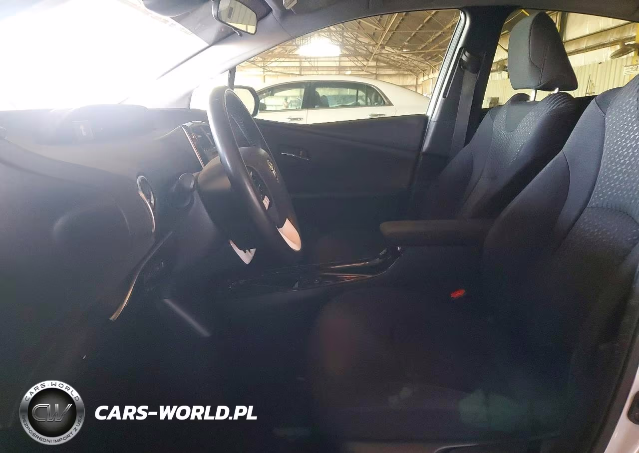 2017 Toyota Prius Three VIN:JTDKARFU7H3538094 - 7