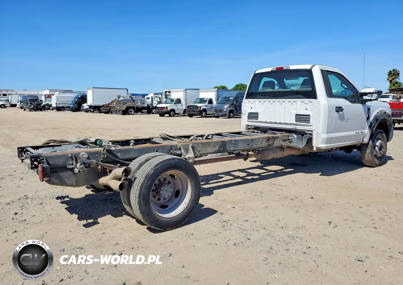 2017 Ford F550 Super Duty VIN:1FDUF5GT8HEC24978 - 3