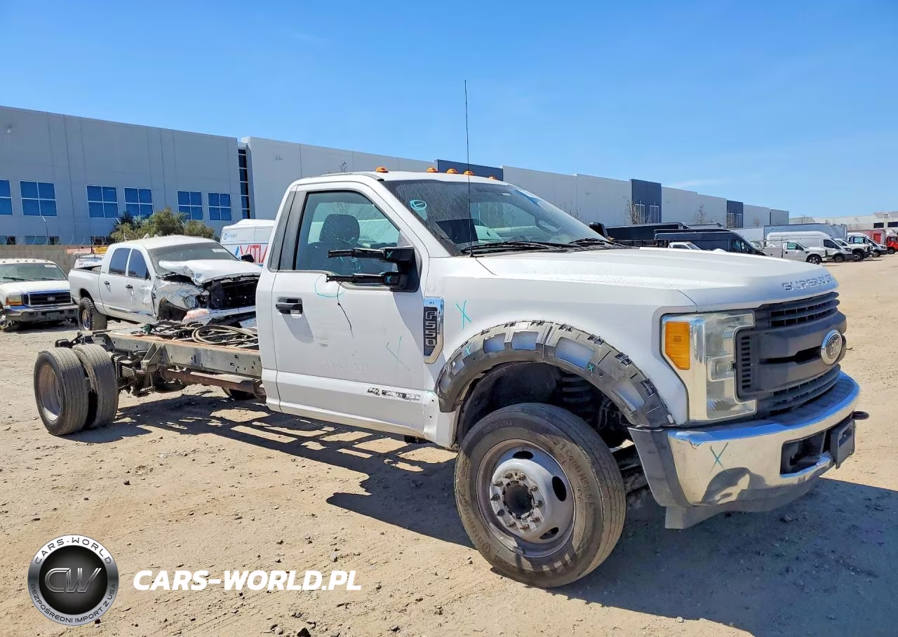 2017 Ford F550 Super Duty VIN:1FDUF5GT8HEC24978 - 4