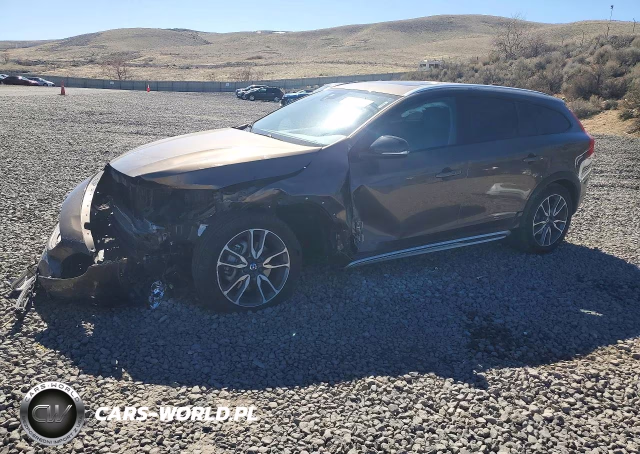 2018 Volvo V60 Cross Country Premier